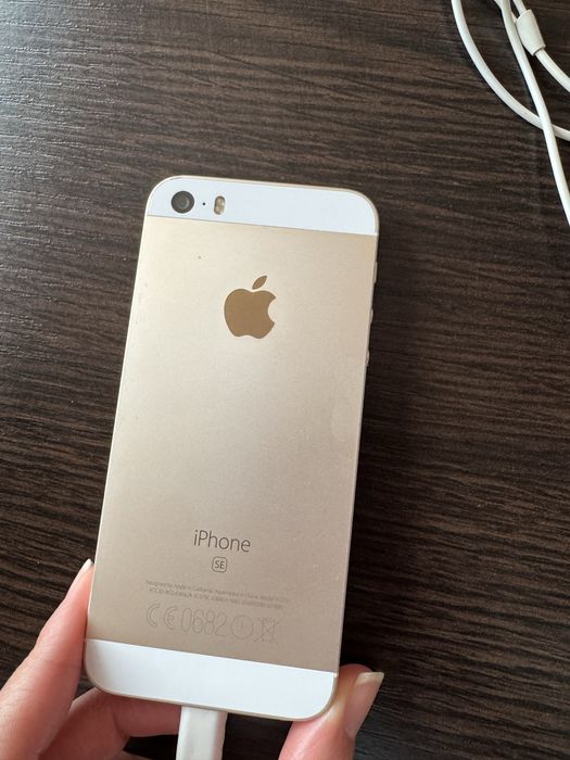 iPhone SE 32GB – Rose Gold + аксесоари