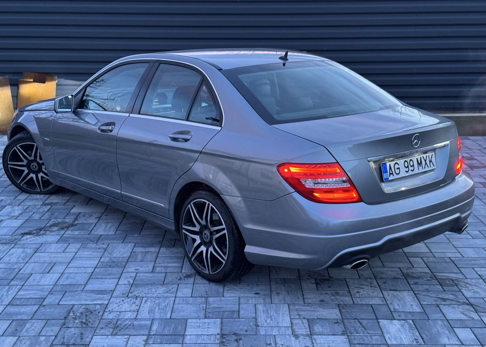 Proprietar . Vand Mercedes C180 CGI