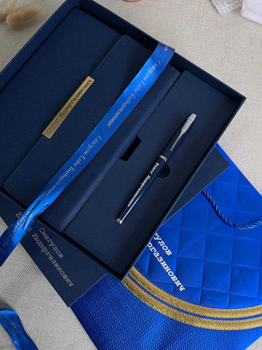 Премиальный именной набор: блокнот, ручка и коробка с лентой мерч