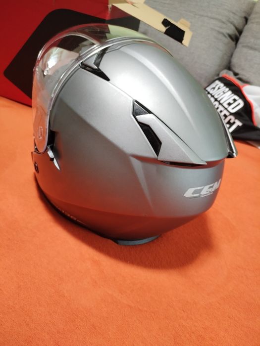 Vând casca moto CGM