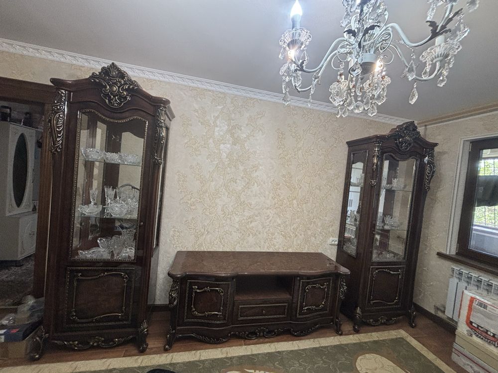 Продам стенку почти новая