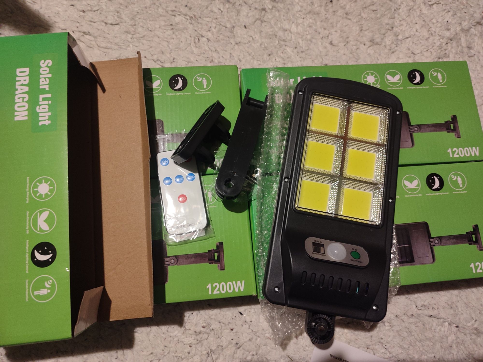 Лампа със соларно зарядно 1200w