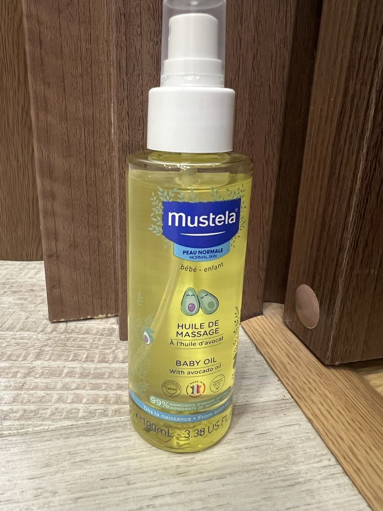 Бебешко олио Mustela 16лв/Хидратиращ лосион бебе mustela 500 мл 29лв