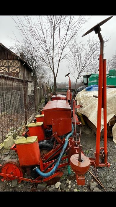 Semanatoare plante prasitoare cu fertilizare