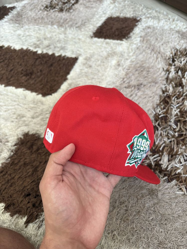 Sapca New Era Rosie
