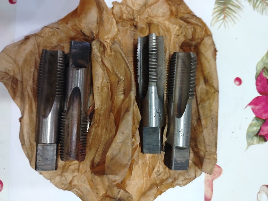 Продам метчик 1/2  по металлу