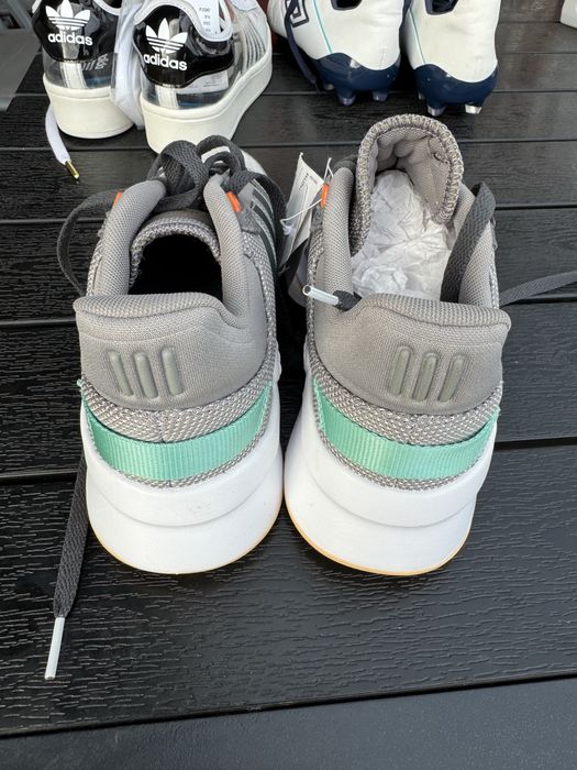 Adidas run90s dash six dove