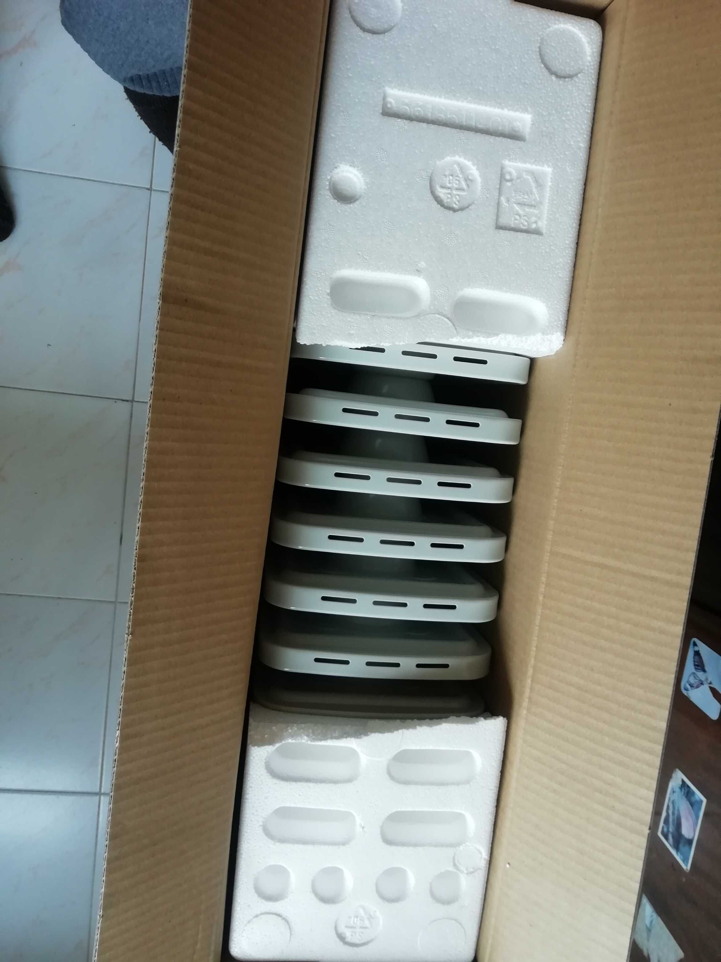Маслен радиатор DeLonghi TRRS1225