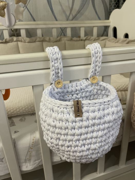 Навесная интерьерная корзина