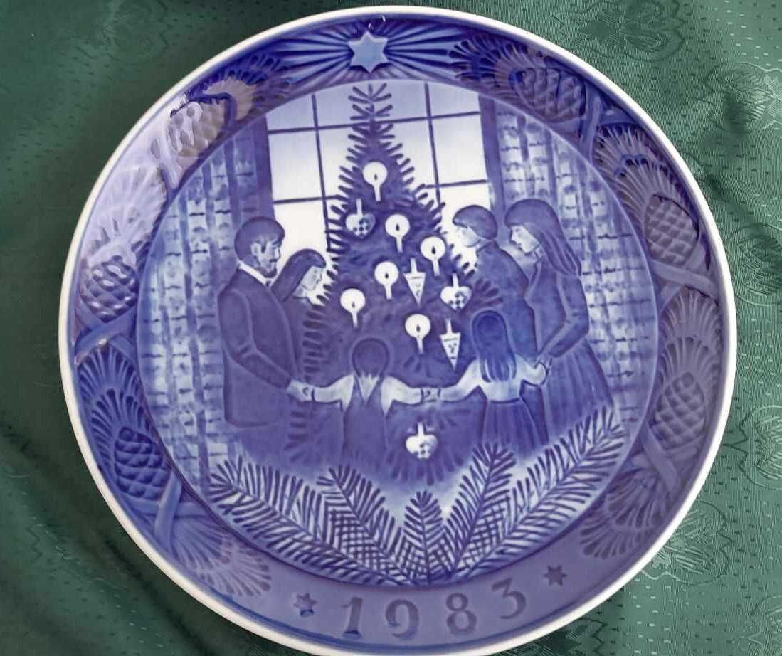 Колекционерски коледни чинии на Royal Copenhagen и на Royal Bavaria