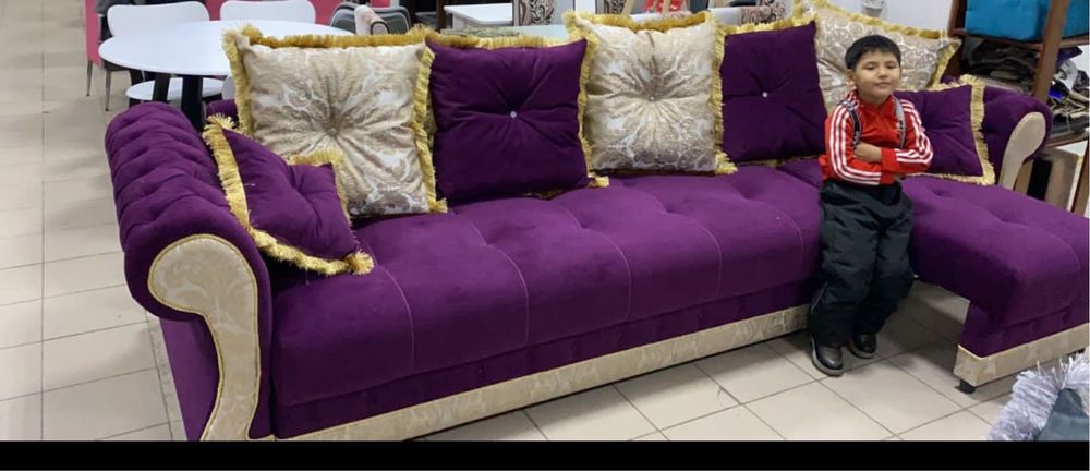 Продам диван длинный