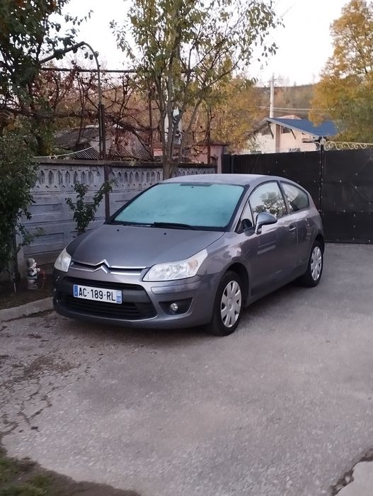 Vând Citroen C4 Coupe