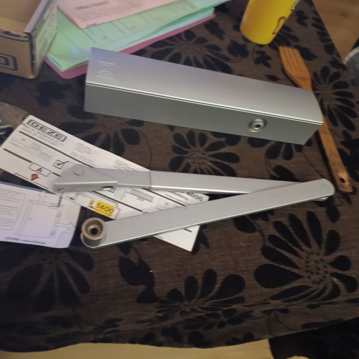 Горен автомат за затваряне на врата Geze TS 4000 - Hormann
Горен автом