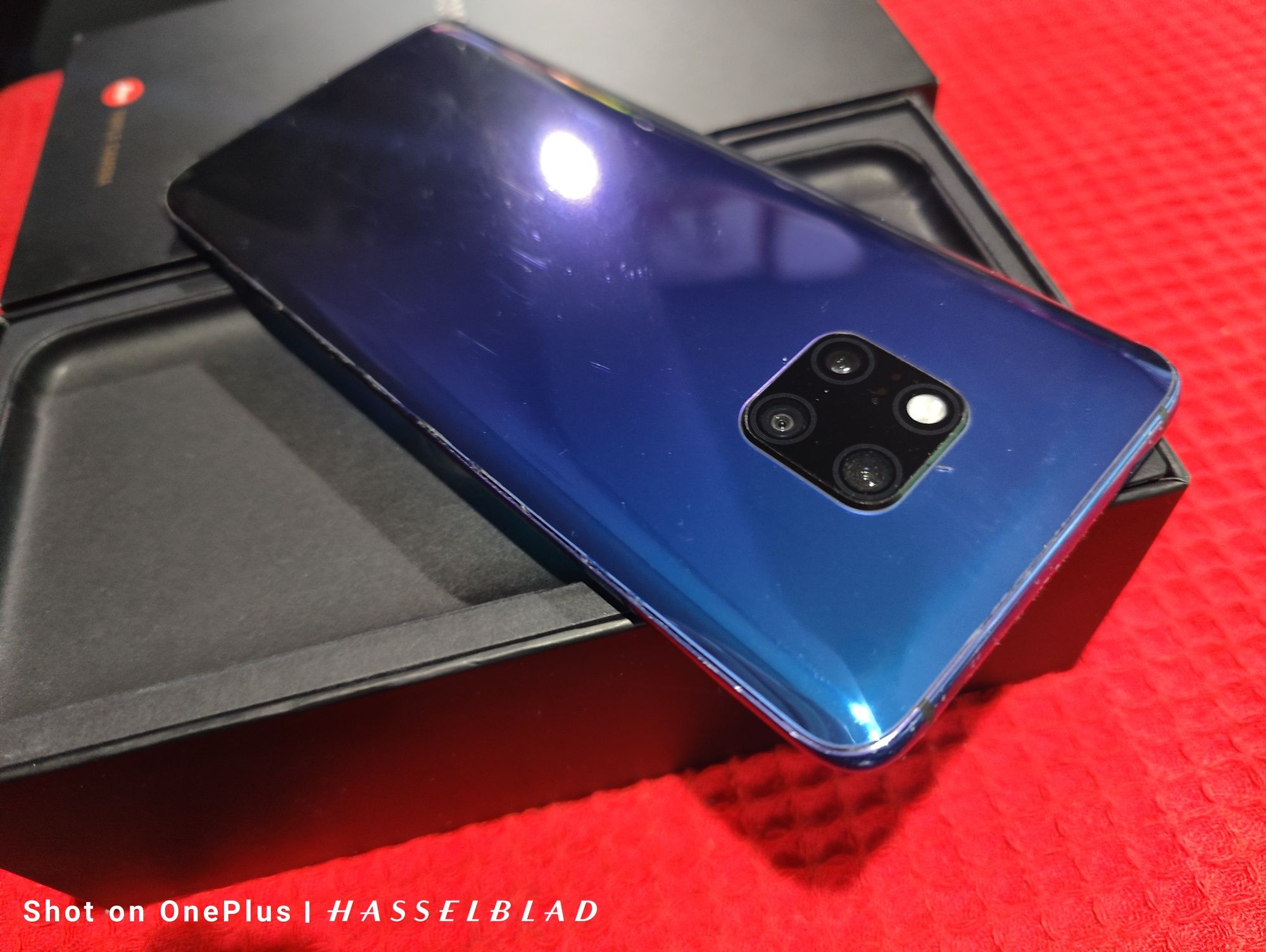 Huawei Mate 20 Pro Twilight 128GB/6GB изряден без забележки отключен