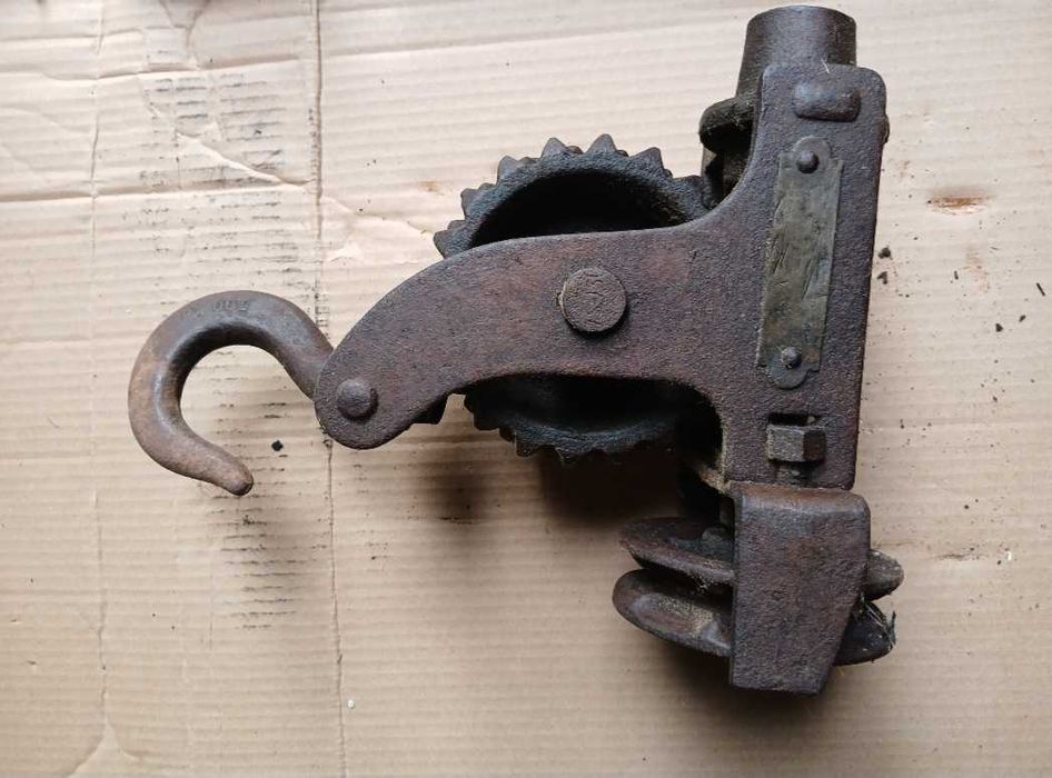 macarale cu lant pentru a ridica greutati gen troliu