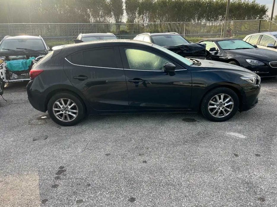 Mazda 3 1.5d 2015g,Мазда 3 1.5д на части