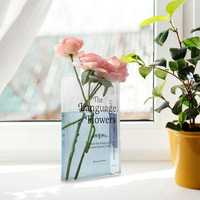 НАМАЛЕНИЕ! Уникална, прозрачна ваза за цветя, с форма на книга