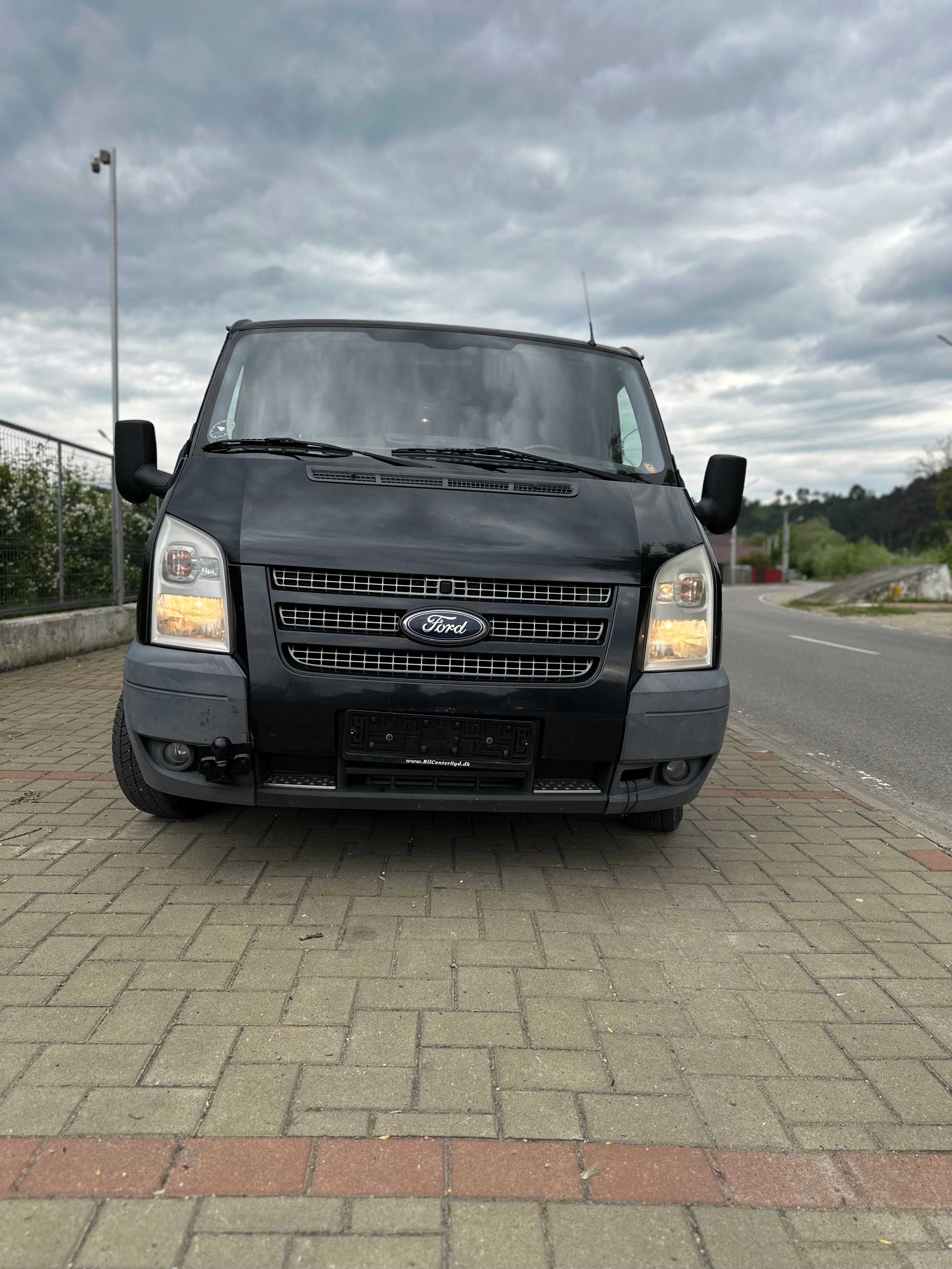 Dubița . Ford Tranzit 2.2 . 2012