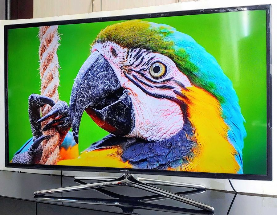 Продам Большой Smart TV Samsung с диагональю 117 см