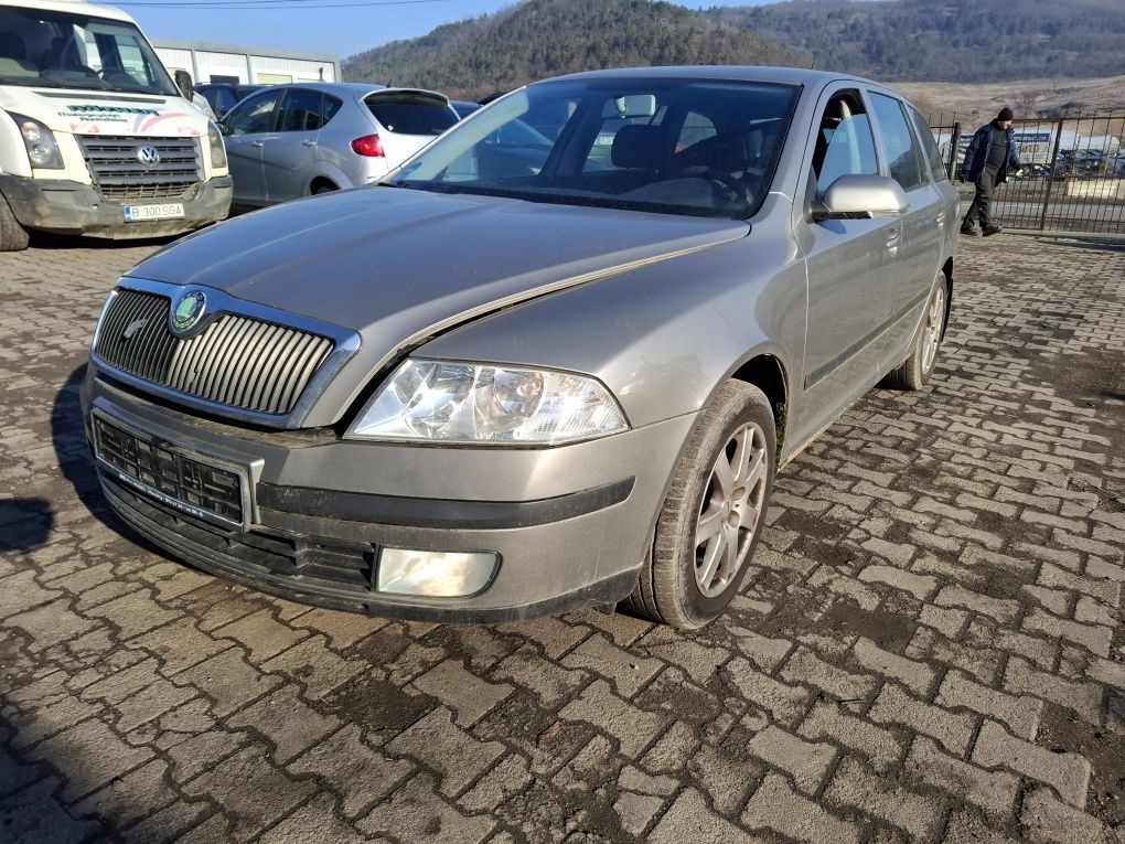 Piese/Dezmembrez Skoda Octavia Kombi 1.6FSi 85kw116cp BLF An 2007