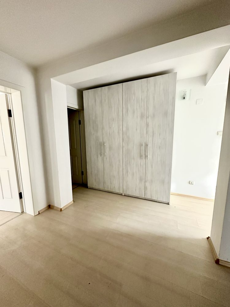 Apartament de vânzare cu 4 camere Ampoi 1