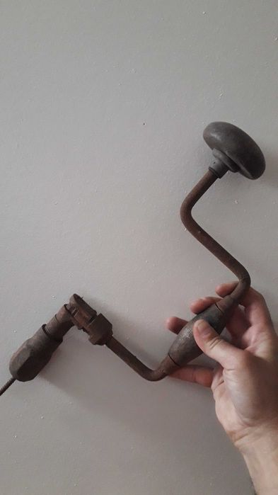 Антична машинка. Запазен за времето си уред