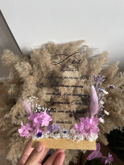 Ramă decorata cu flori uscate