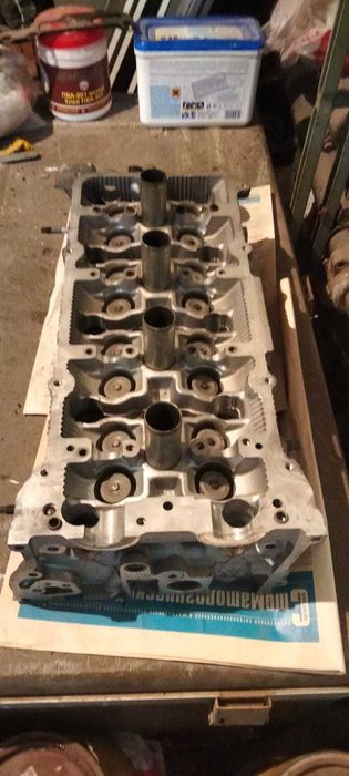 Головка двигателя