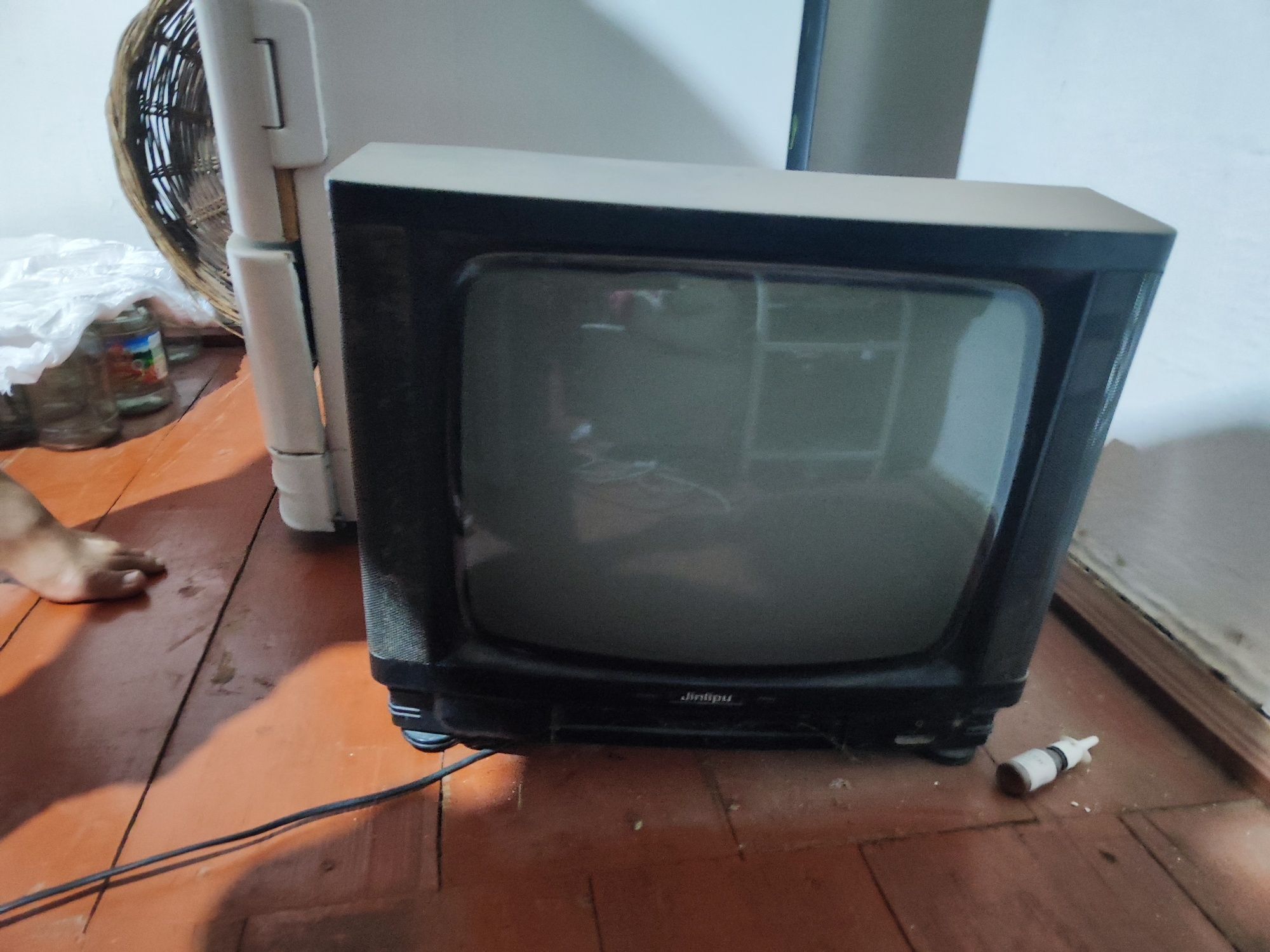 Hammasi sotiladi  televizor