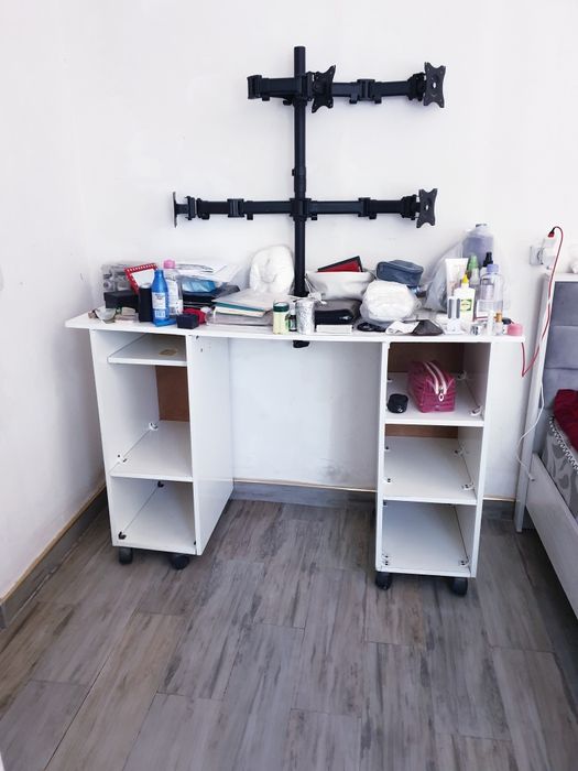 Стол для письменный или маникюр