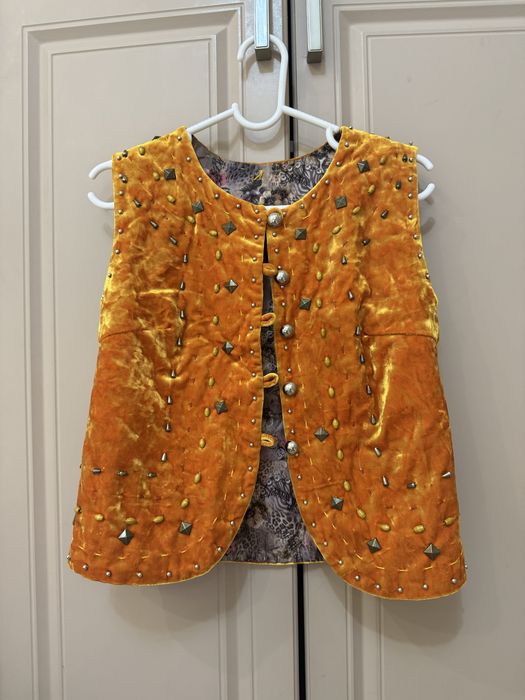 Срочно продаю. Все вещи на фото.