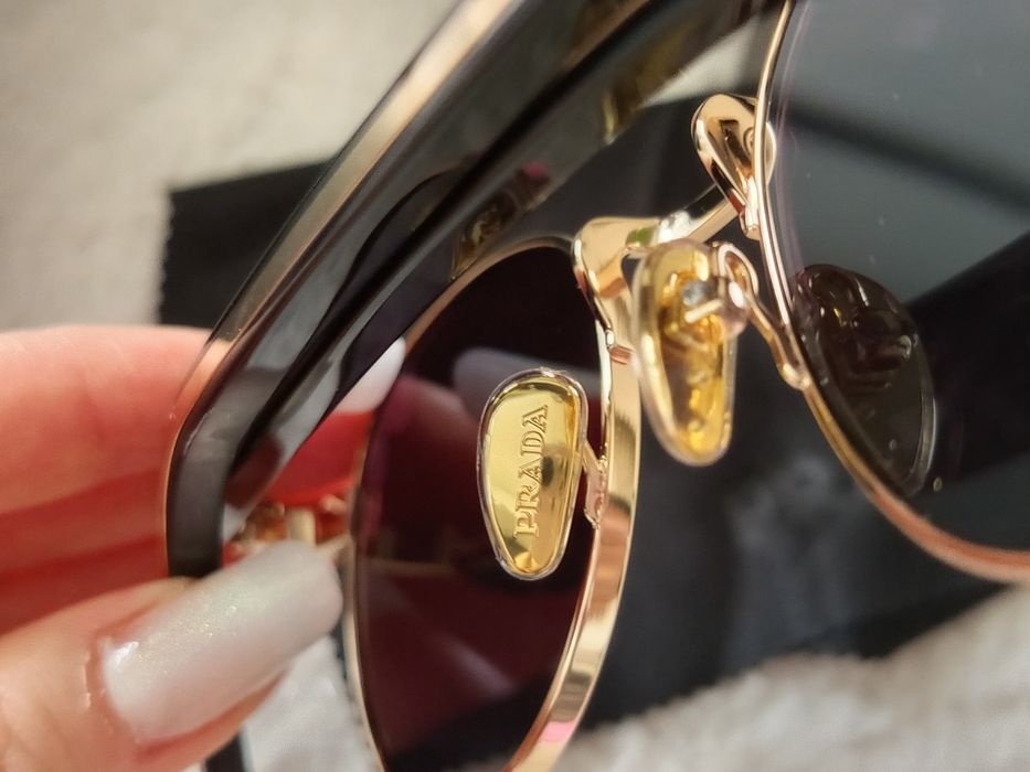 Ochelari de soare prada