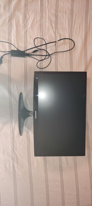 De vânzare monitor Samsung SyncMasterS22B350 și monitor BenQE2220HDP