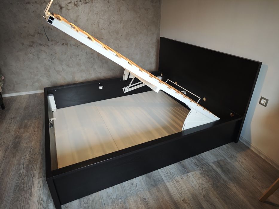 Легло Ikea MALM 210 на 195 см