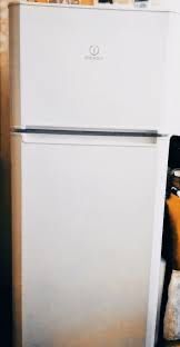 Отдам холодильник indesit