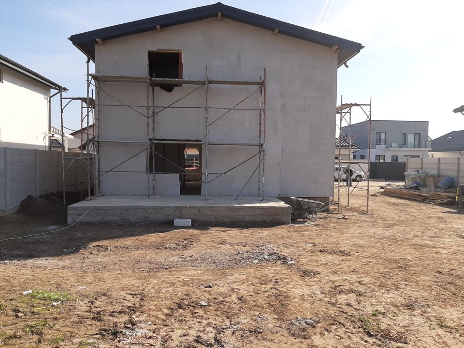 Vand casa vila in oras pantelimon ilfov