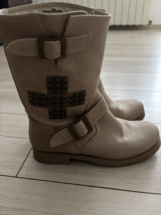 Gheata dama din piele