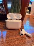 Apple AirPods 3rd Gen – Дясна слушалка + Оригинален кейс