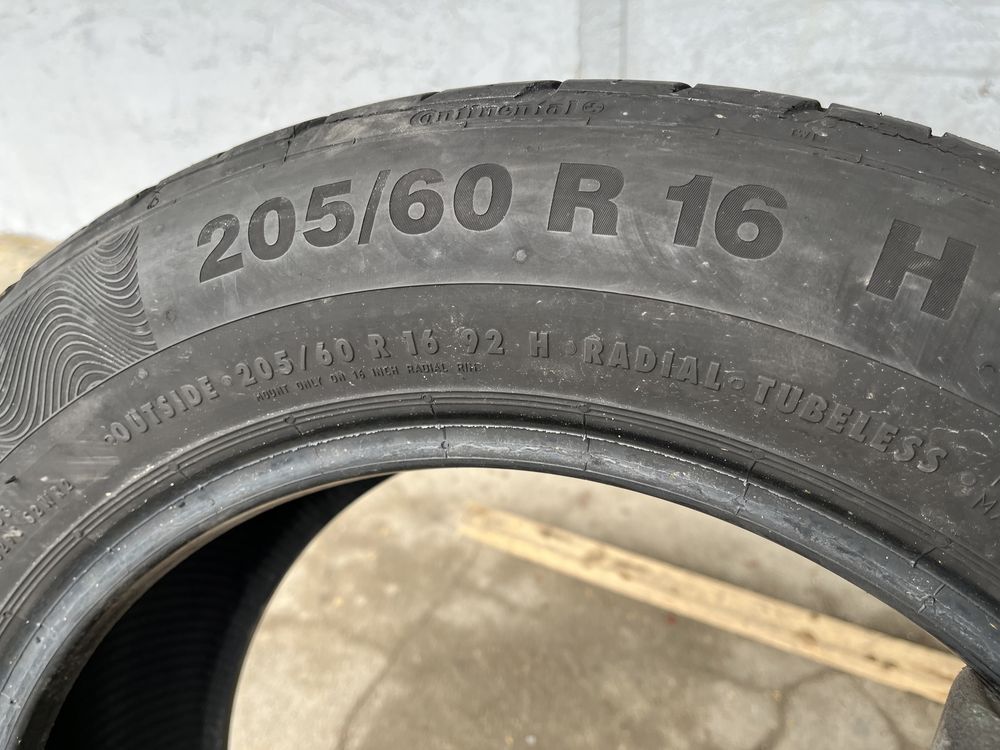 2 бр. летни гуми 205/60/16 Continental DOT 0916 4,8 mm