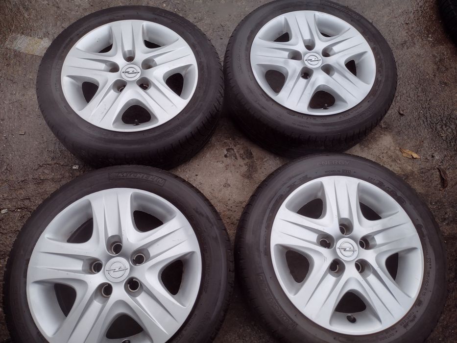 Оригинални 15-5х110 ЕТ43 6j Opel Meriva