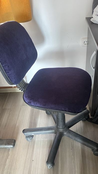 Masa de birou cu scaun