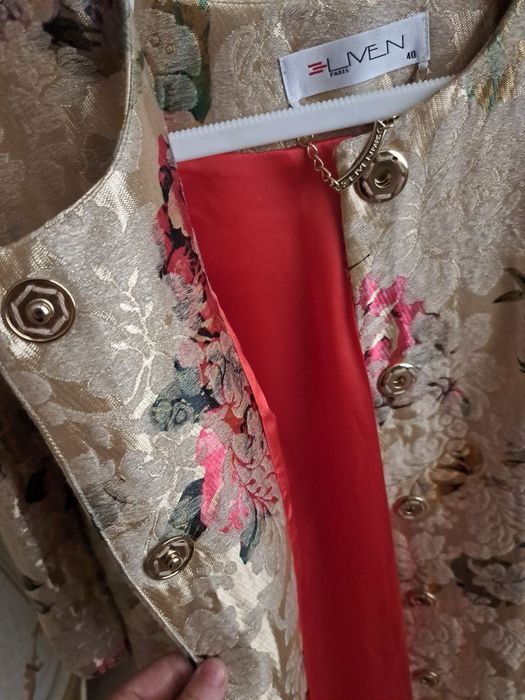 Кастюм пиджак сотилади