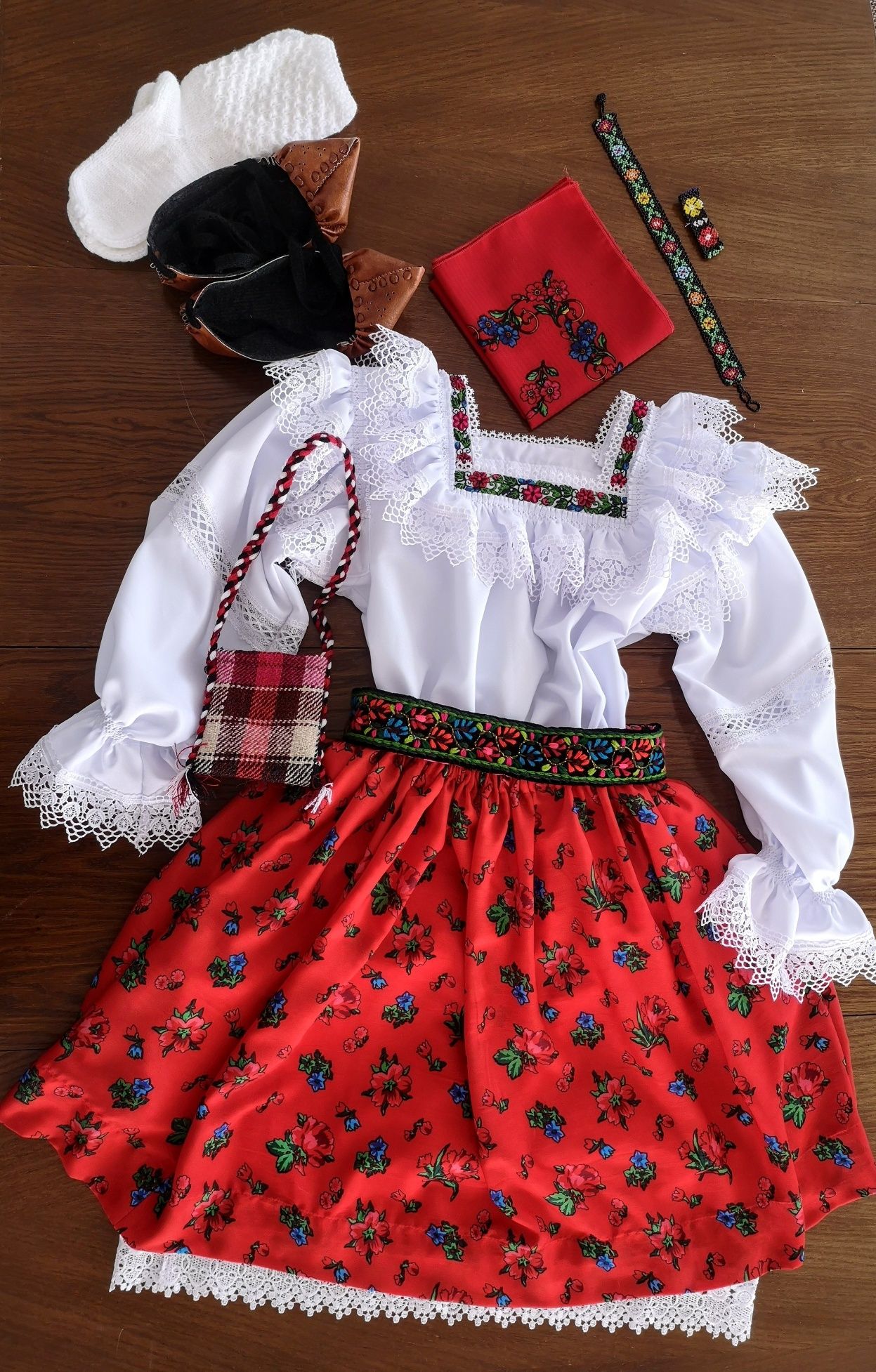 Costum popular femei complet de Maramureș