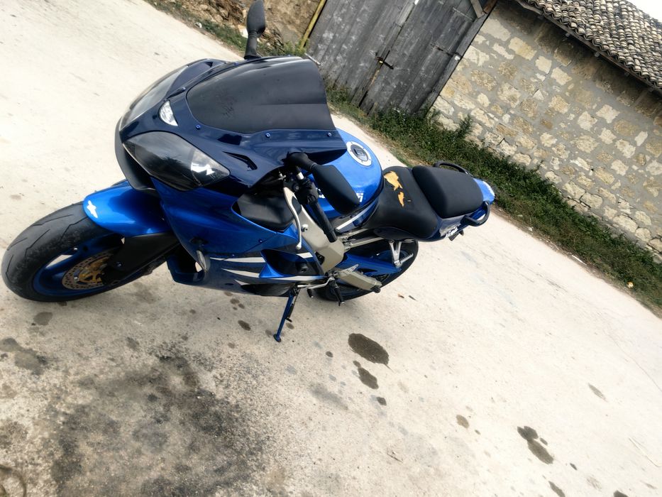Продавам Kawasaki zx6r