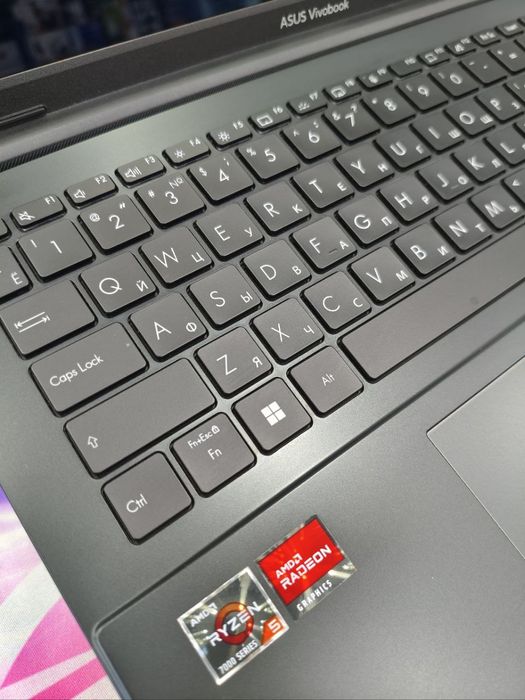 Asus vivobook Go 15 OLED AMD Ryzen 5 - 7520U 8/512 Yangi Bepul yetkazs