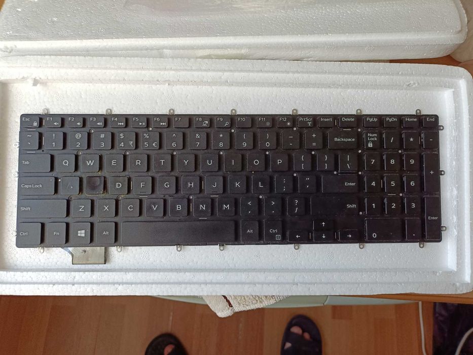 Tastatura Dell Inspiron 5570 - DEFECTA