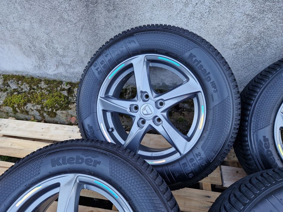 Jante Dacia Duster anvelope iarna (relativ noi) 215 65 16