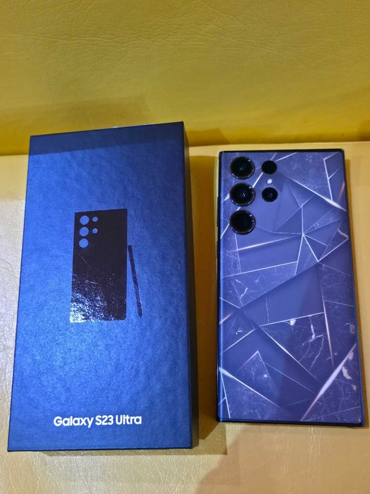 Samsung S23 ULTRA / 256gB Отлично състояние + 3 кейса Подарък