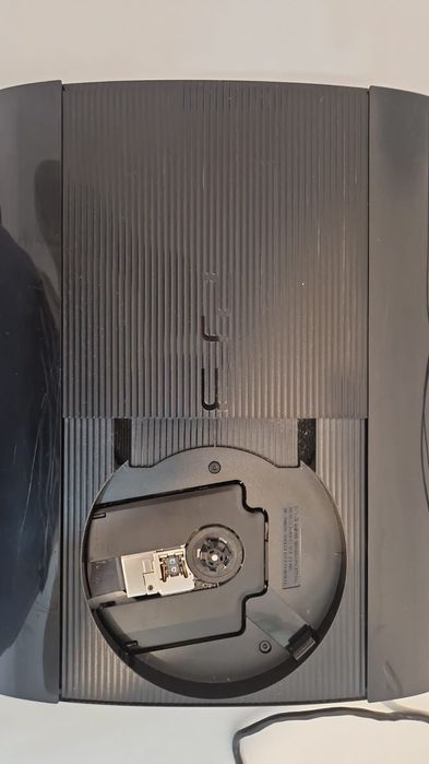 Play station 3 , 2 manete PS 3, stare buna de funcționare