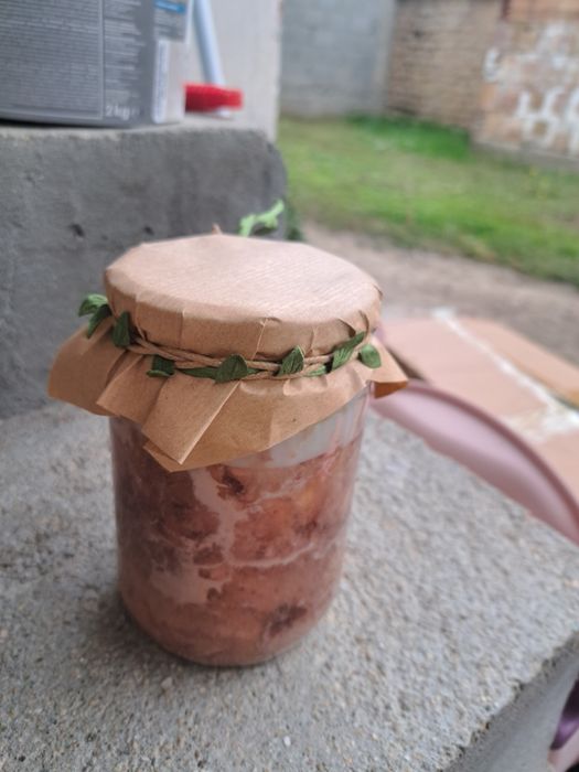 Свинско месо буркан